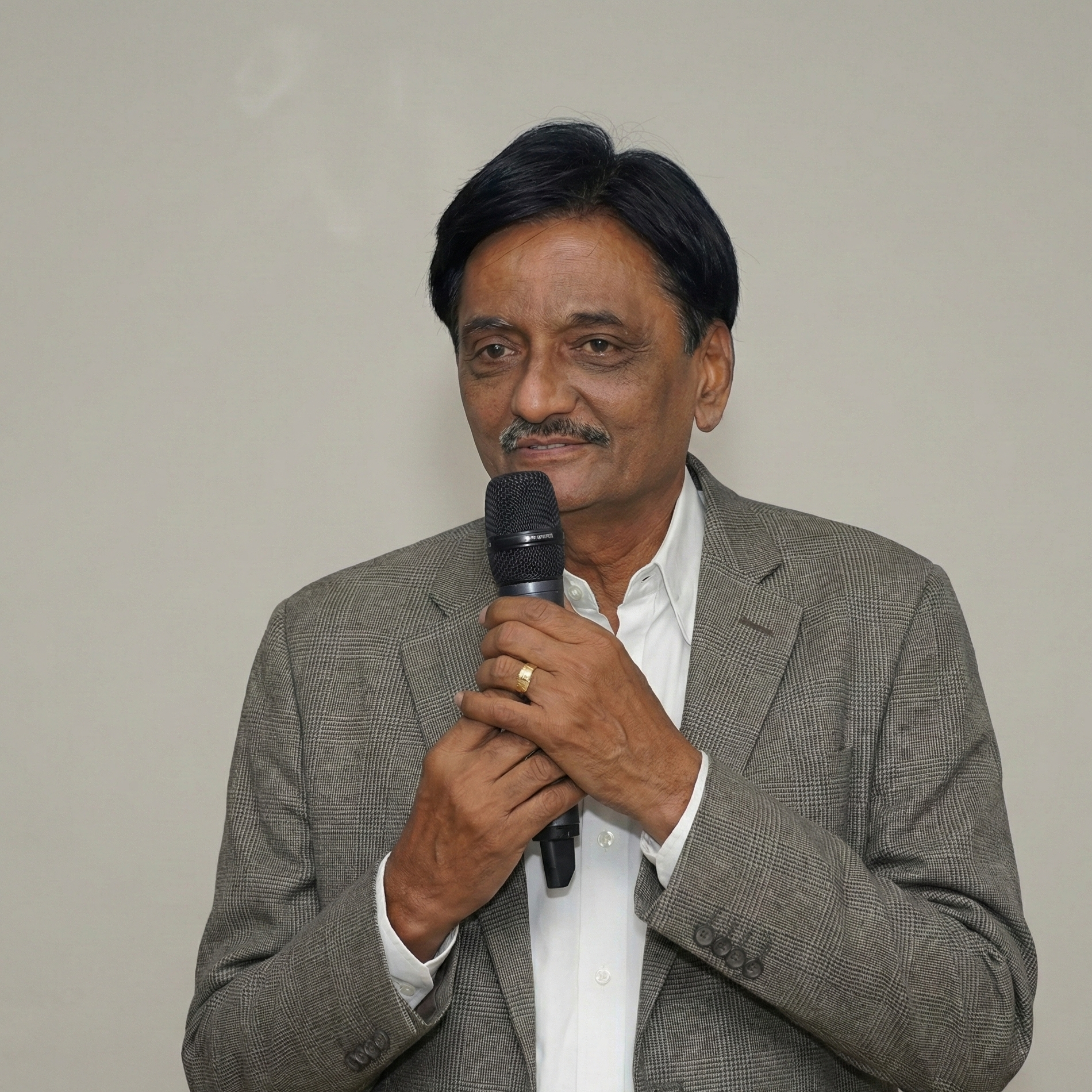 Shri Sudhir Naik
